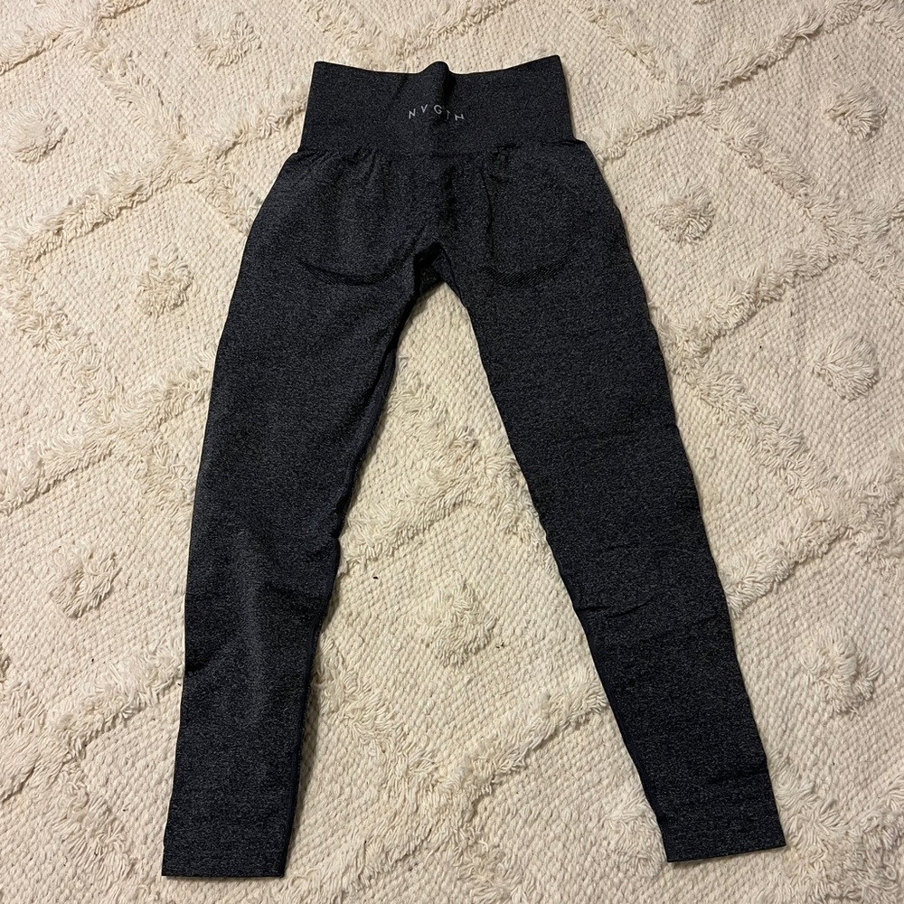 NVGTN leggings size M; gray